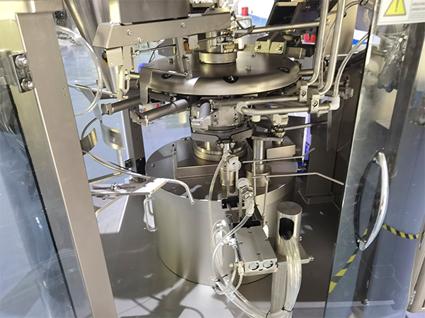 �o��ʽ�M�ϳӰ��b�C