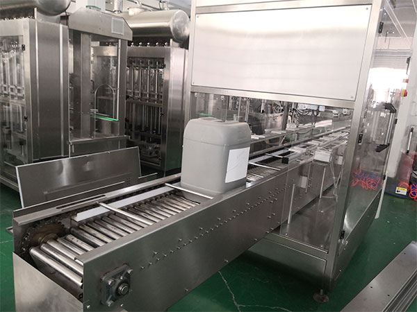 Ͱ�bҺ�w���b�C