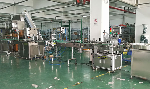 小型自動(dòng)灌裝機(jī)