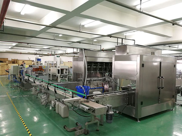 ȫ�Ԅ�����Ͱ�bҺ�w���Ϲ��b�C