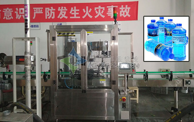 車用添加劑灌裝機生產現(xiàn)場