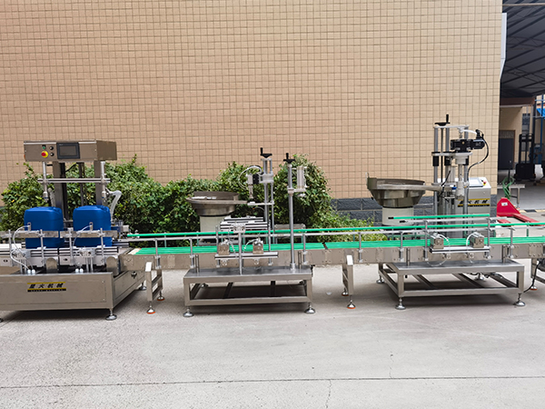 ��Ͱ��Һ�Ԅӹ��b�C���a(ch��n)������