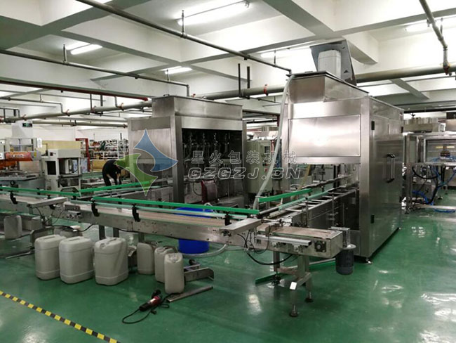稱重式灌裝機智能化裝配車間